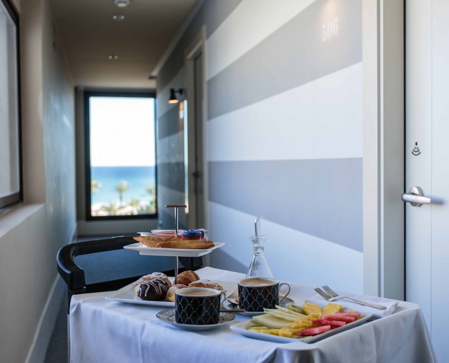 Desayuno habitación Hotel Almirante Desayuno habitación Hotel Almirante